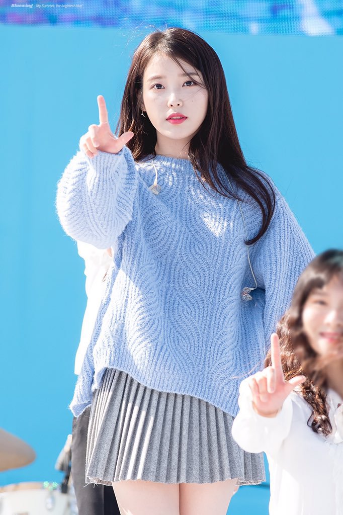 오늘 미모 레전드 찍은 아이유.jpgif | 인스티즈