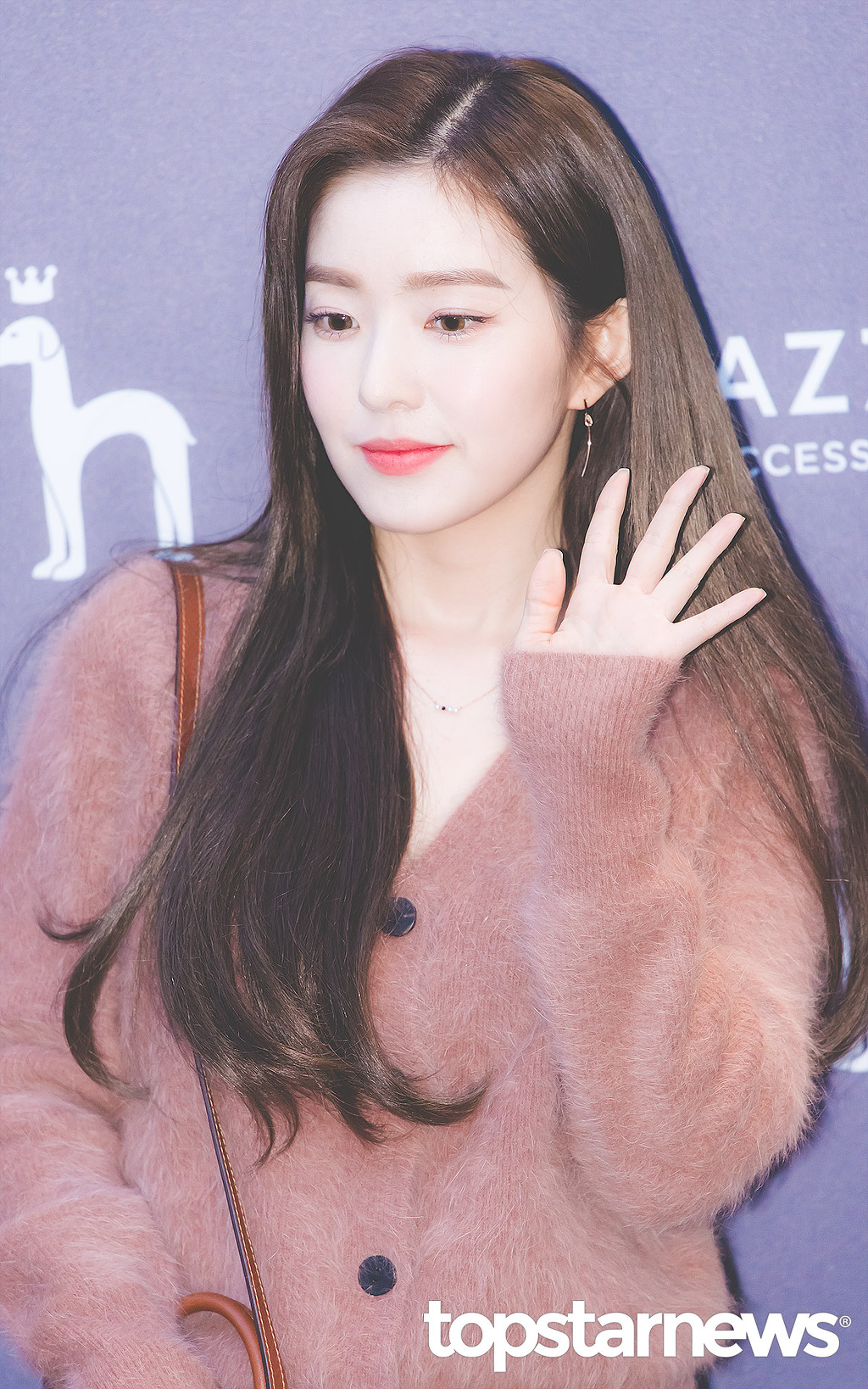 오늘자 헤지스 플래그쉽스토어 행사 레드벨벳 아이린.jpgif | 인스티즈