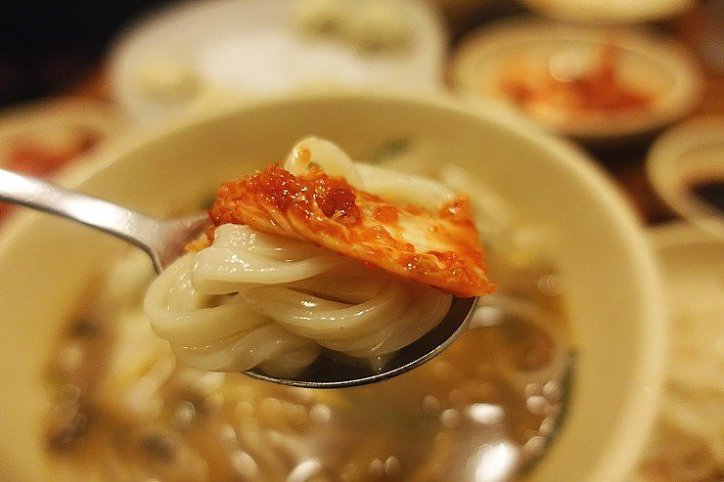 명동 맛집 하면 사람들이 제일 먼저 떠올린다는 명실상부 명동 원탑 음식점.jpg | 인스티즈