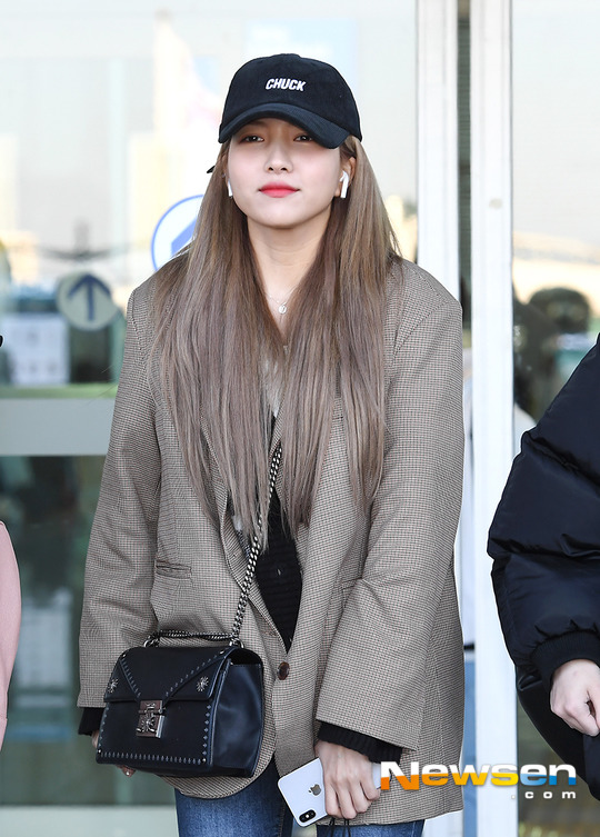 아침 일찍 해외로 출국하는 여자친구.jpg | 인스티즈