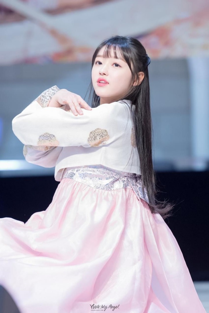 팬싸에서 한복입은 유아.jpg (오마이걸) | 인스티즈