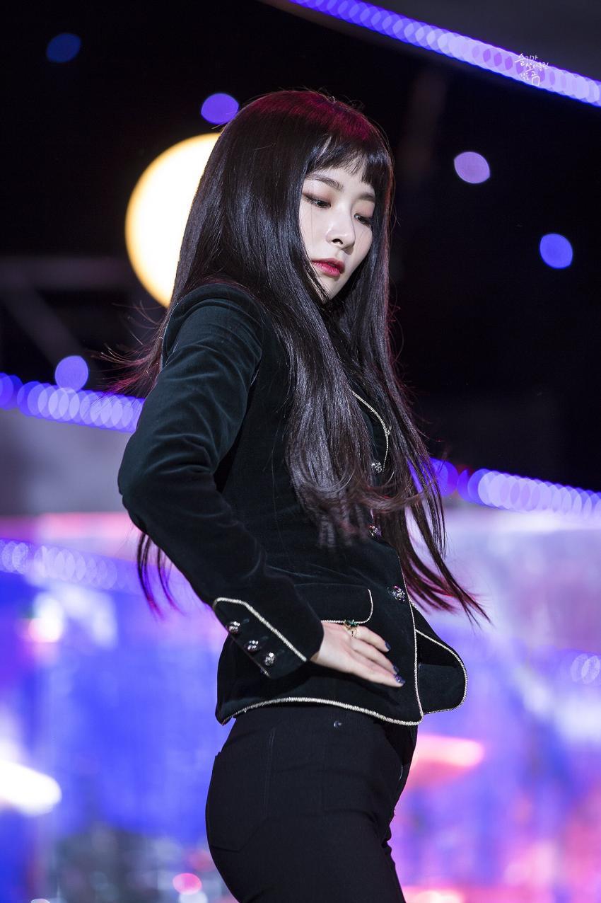카리스마 넘치는 레드벨벳 슬기.jpgif | 인스티즈