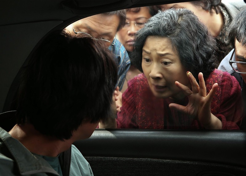 봉준호 감독의 장르 영화 중 가장 하드코어한 영화.jpg | 인스티즈