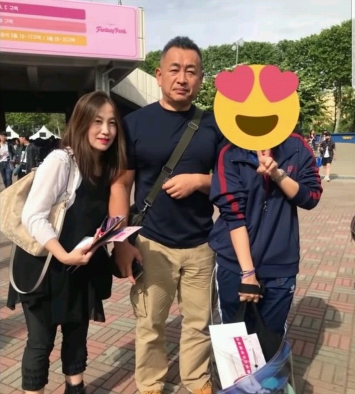 트와이스 콘서트 온 모모 부모님.jpg | 인스티즈